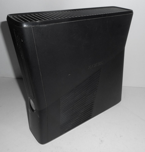 Xbox 360 slim - 1439, solo